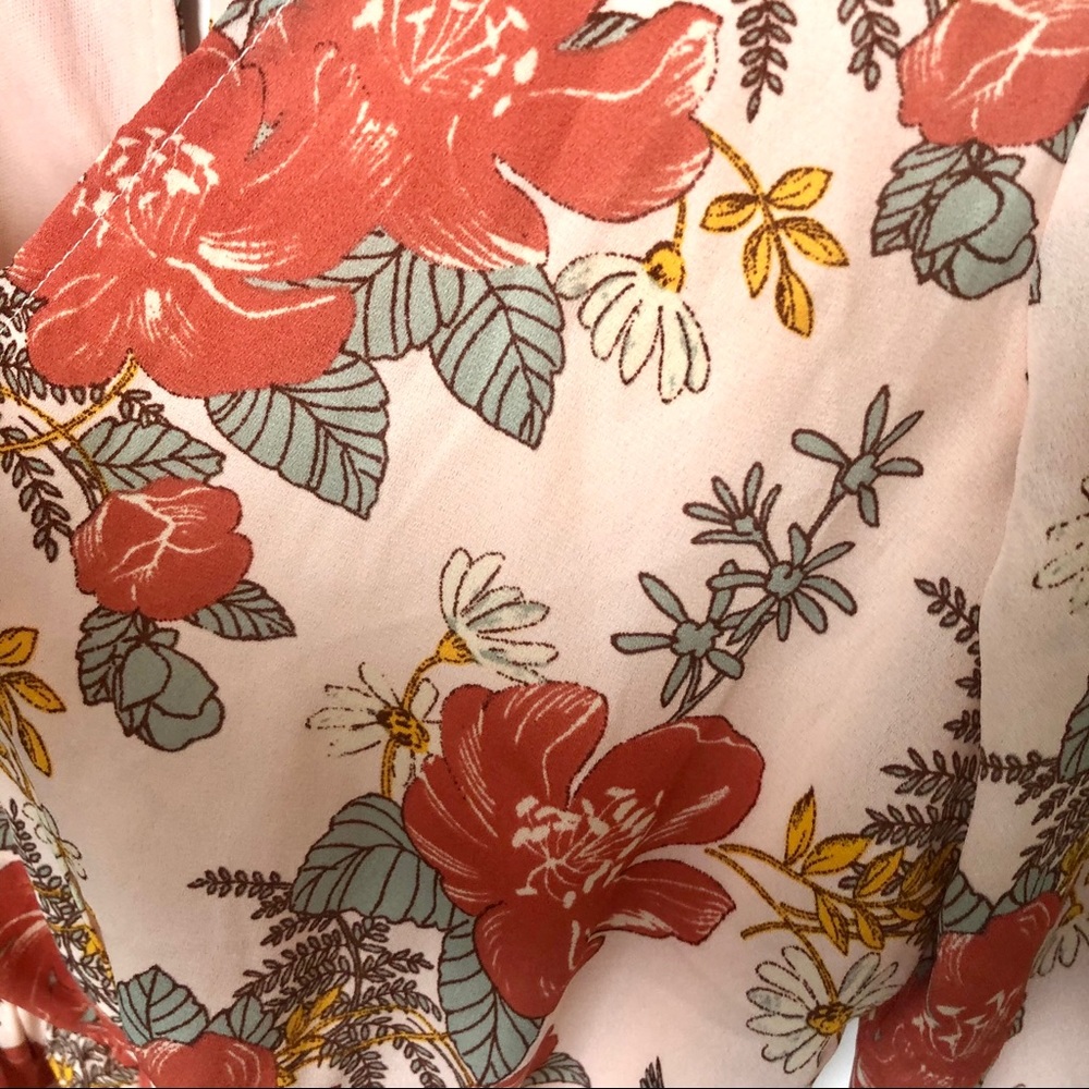 LULU’S Floral Romper with Bell Sleeves Size Small - Picture 7 of 9